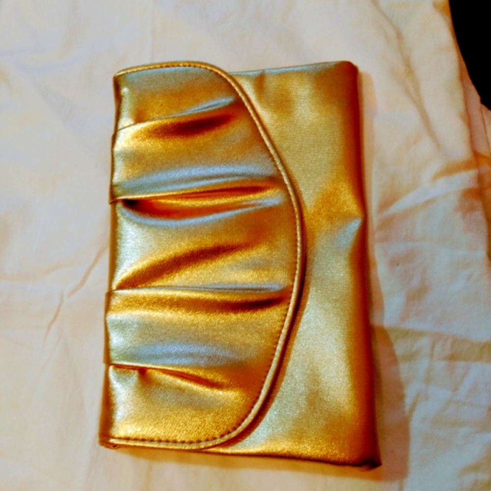 Gold clutch